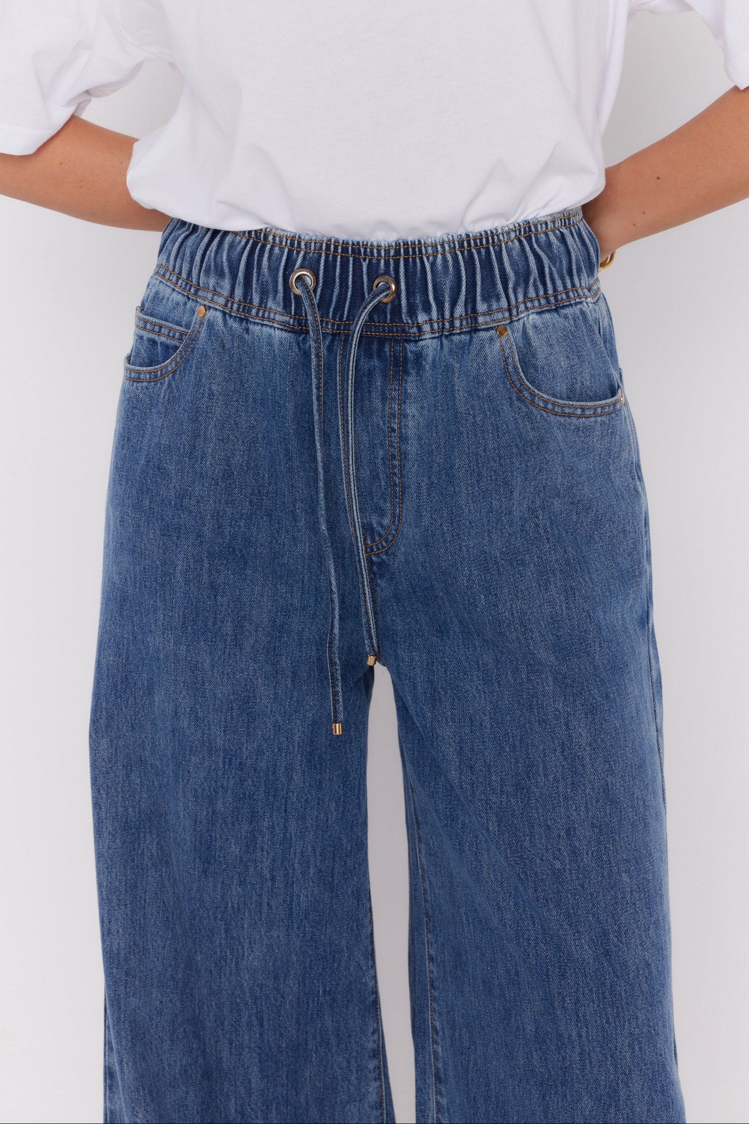 CASEY Jeans Mid Blue Wash Denim - Image 10
